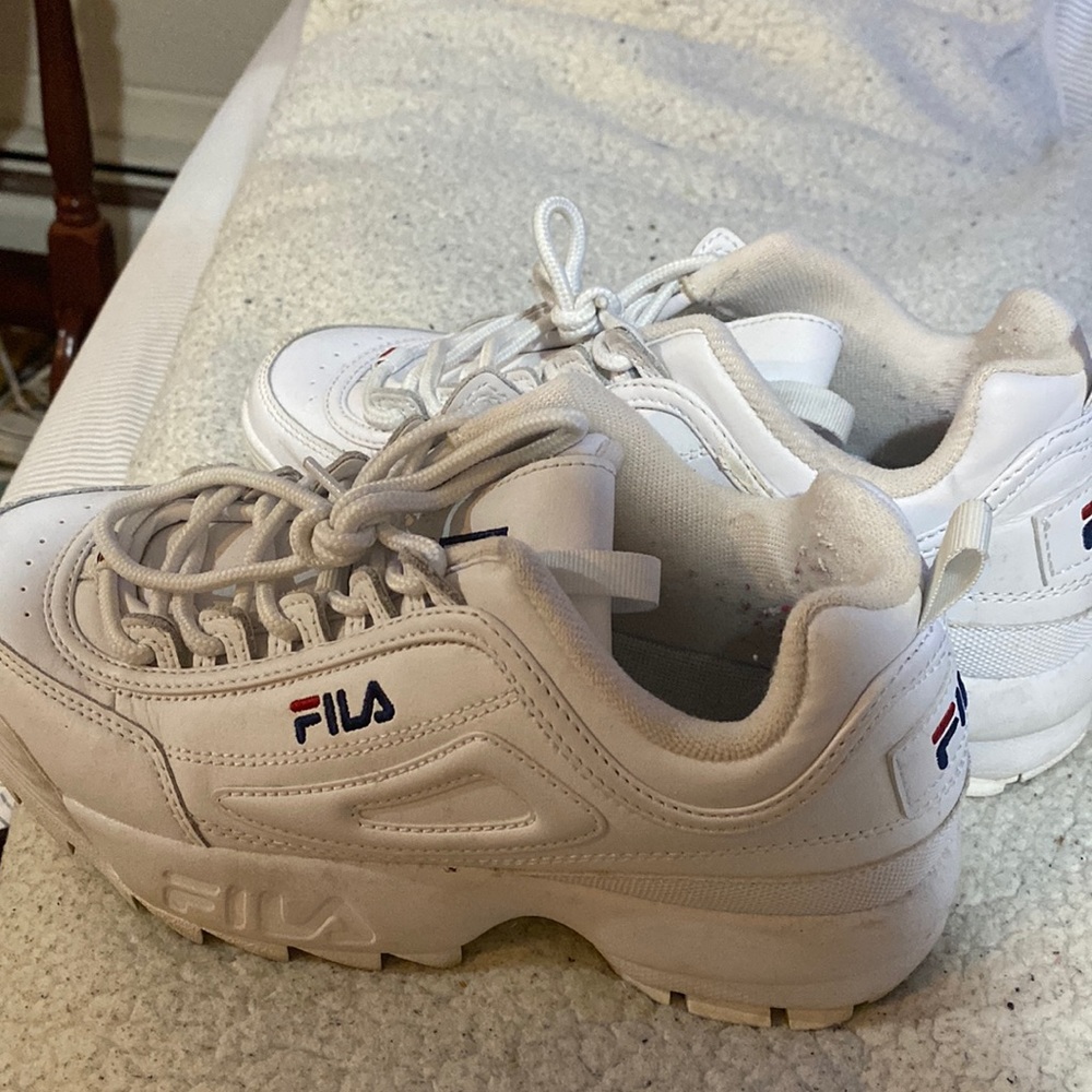 white chunky filas